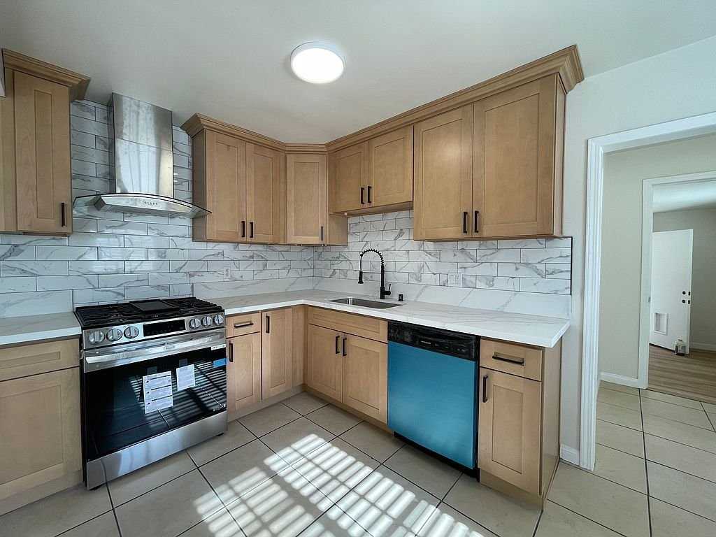 8449 Grand Ave - Photo 5 of 16