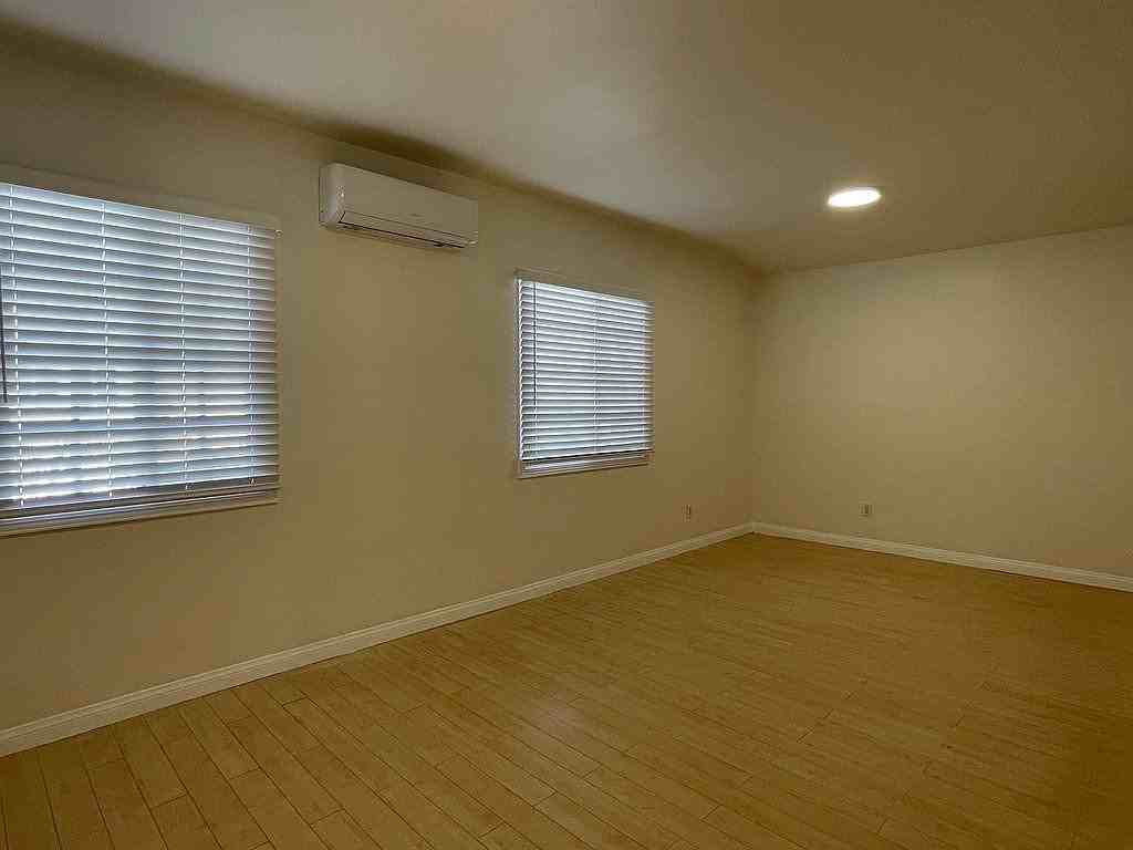 8449 Grand Ave - Photo 7 of 16