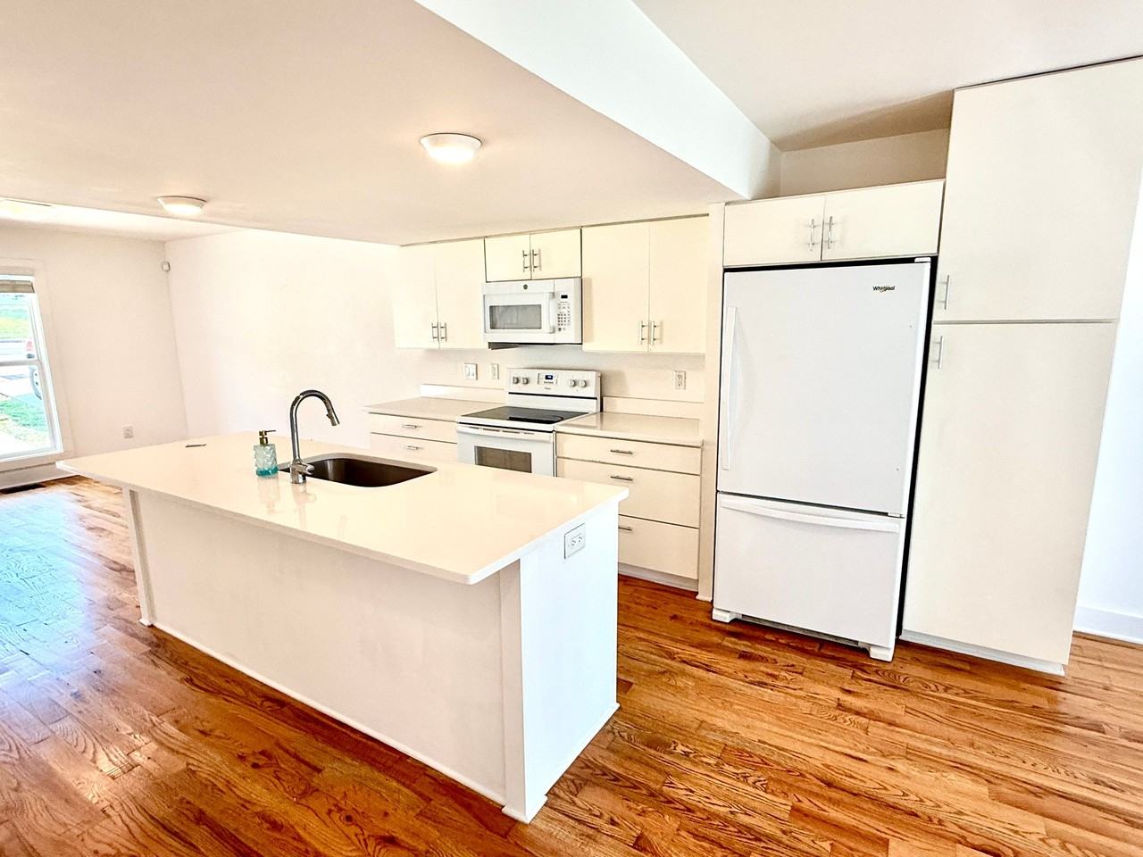 517A Weakley Ave - Photo 3 of 29