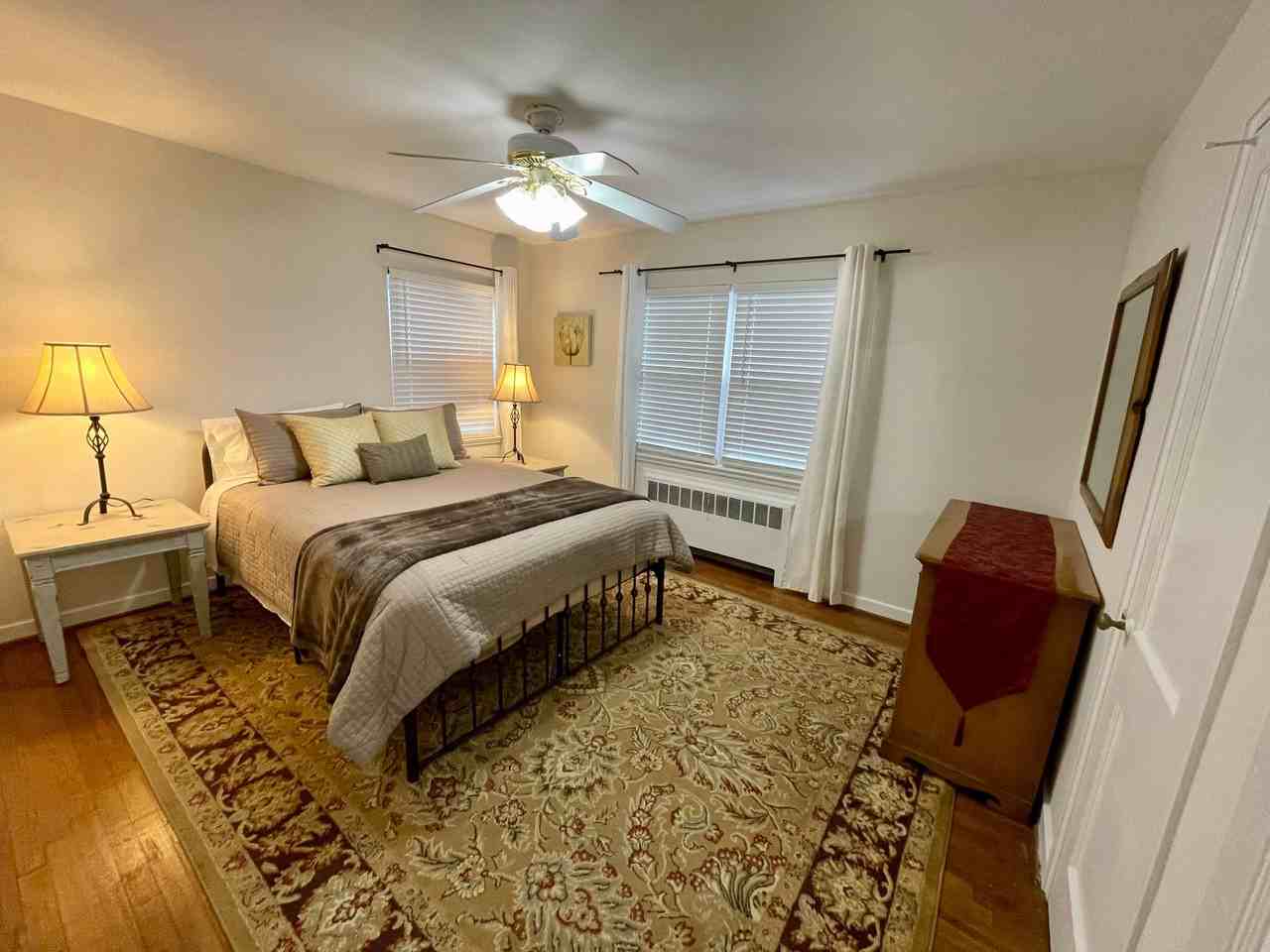 2533 Miller Park Cir #B - Photo 4 of 20