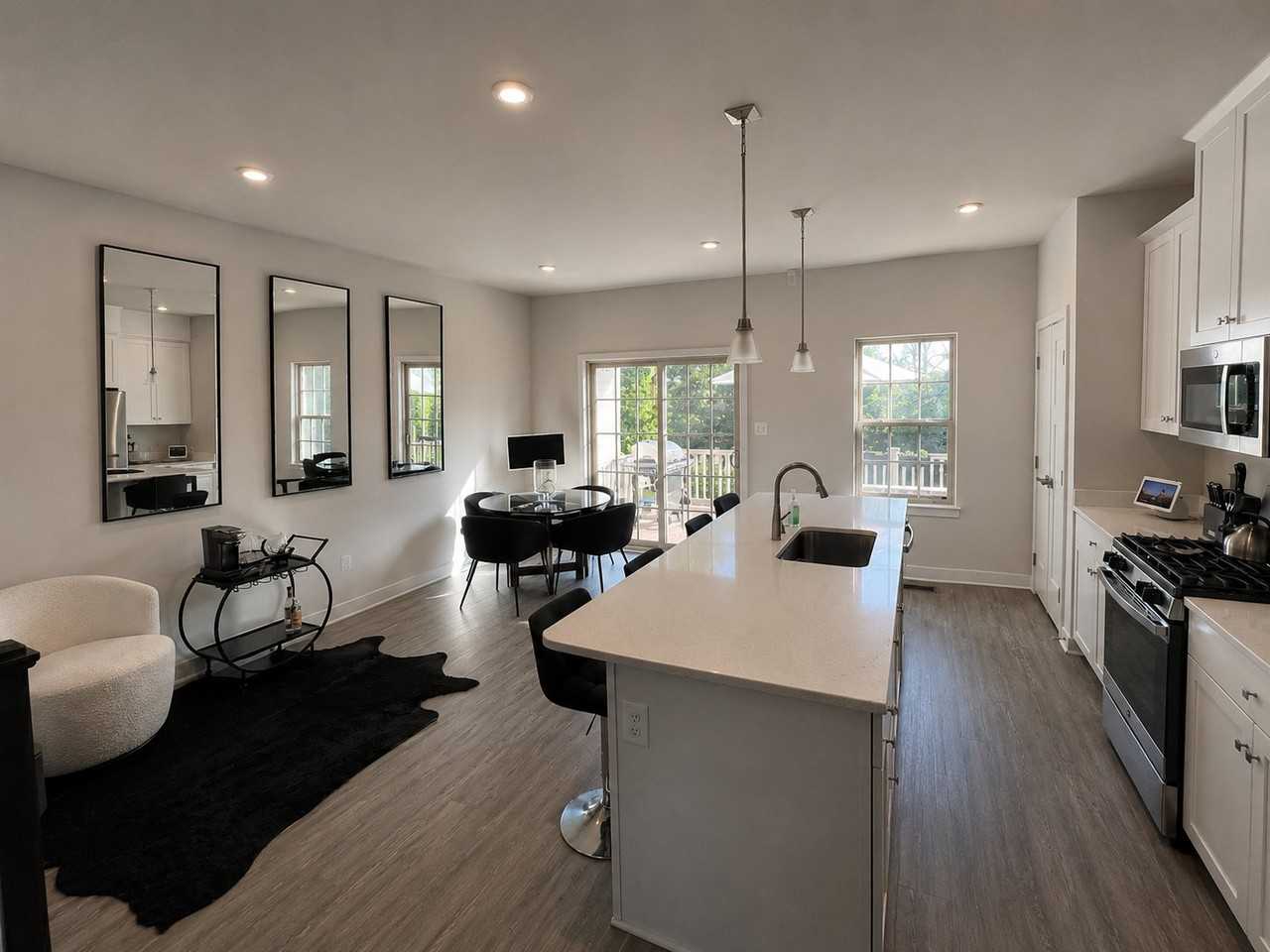 16503 Caribbean Way - Photo 3 of 9
