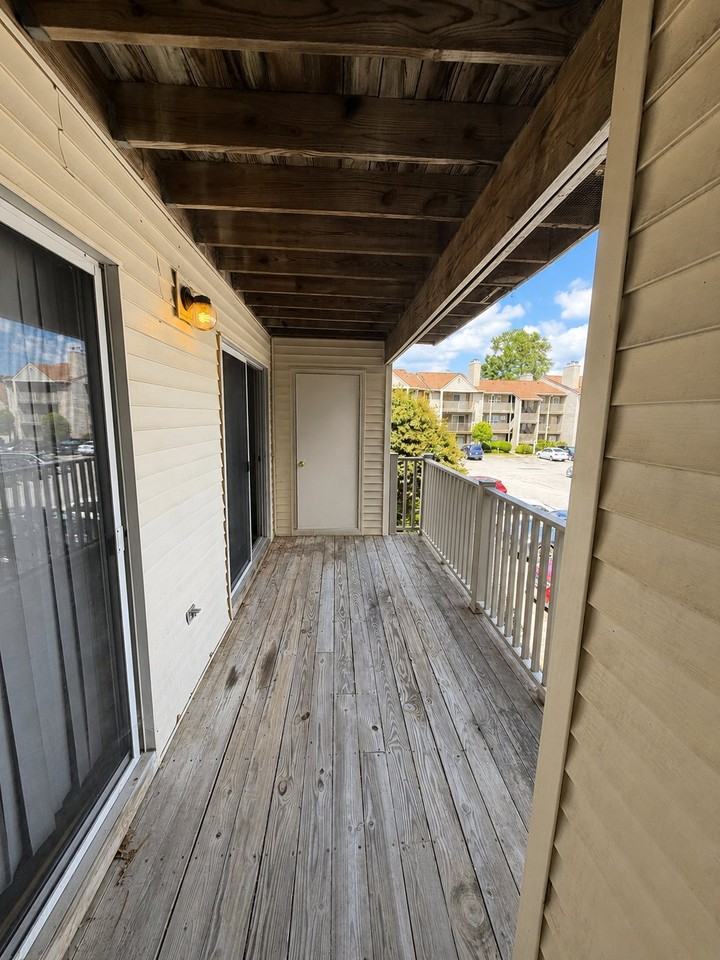 541 Pineland Cir #201 - Photo 2 of 10