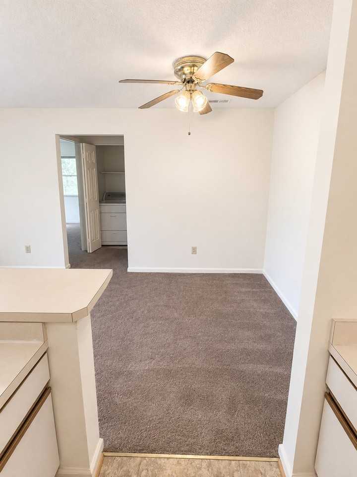 541 Pineland Cir #201 - Photo 5 of 10
