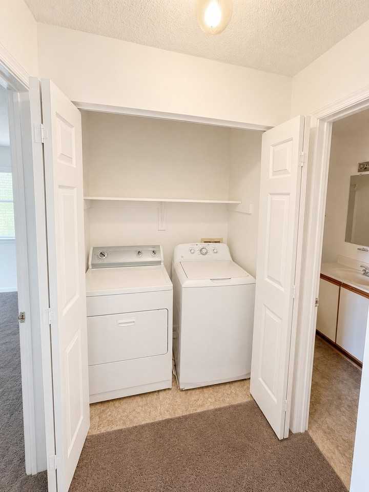 541 Pineland Cir #201 - Photo 7 of 10