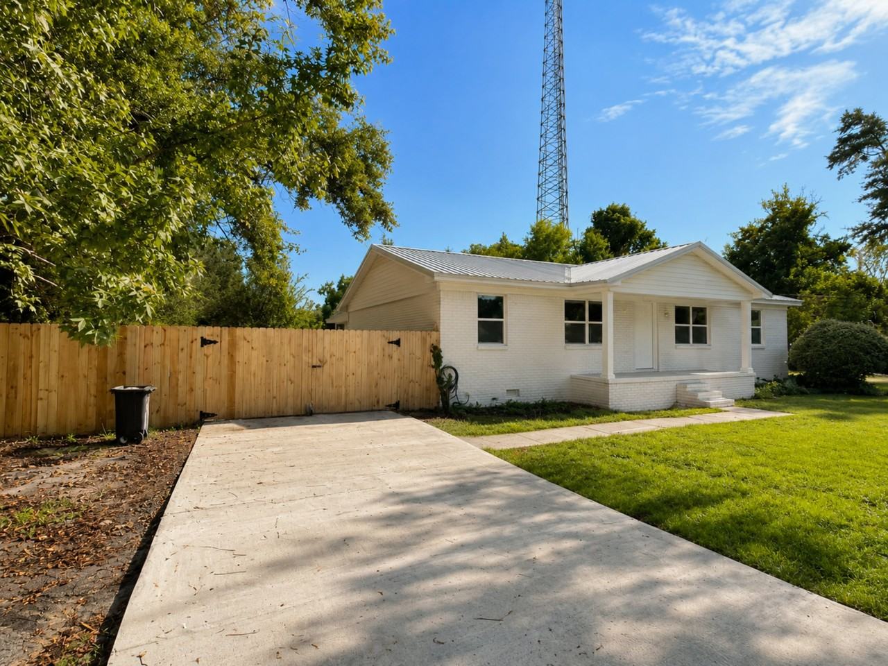 2038 Ball Park Rd - Photo 2 of 7