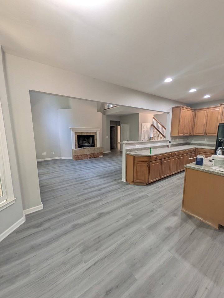 580 Northridge Rd - Photo 2 of 16