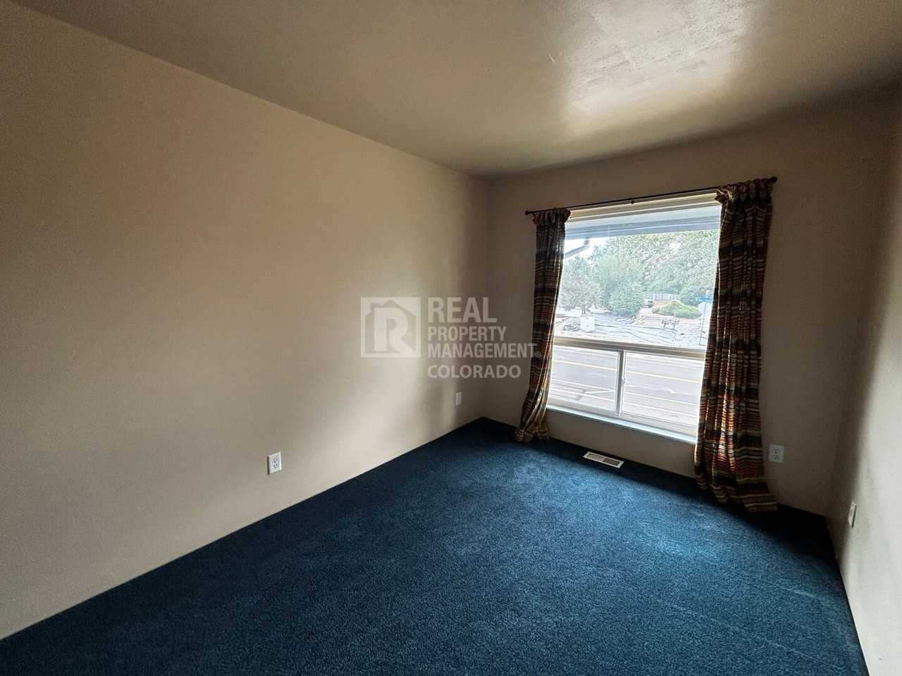 8487 Everett Way #B - Photo 7 of 14