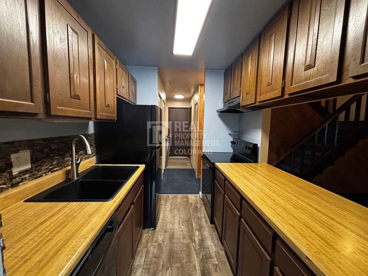 8487 Everett Way #B - Photo 3 of 14