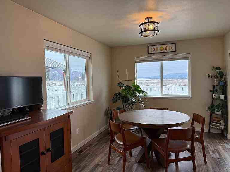 510 Sparrow Rd - Photo 4 of 9