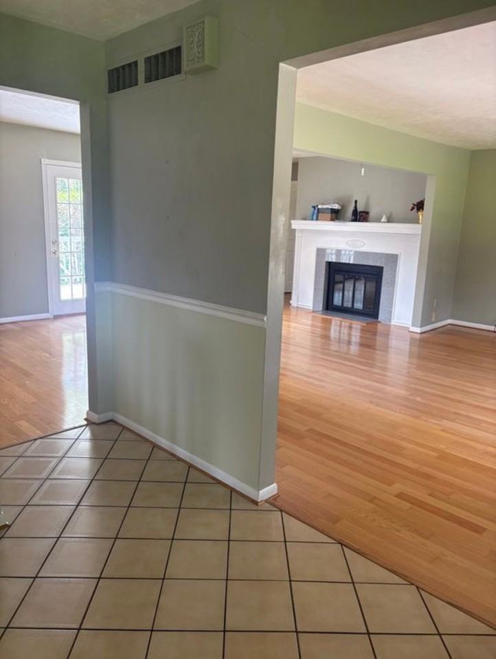 1317 Lancaster St - Photo 6 of 8