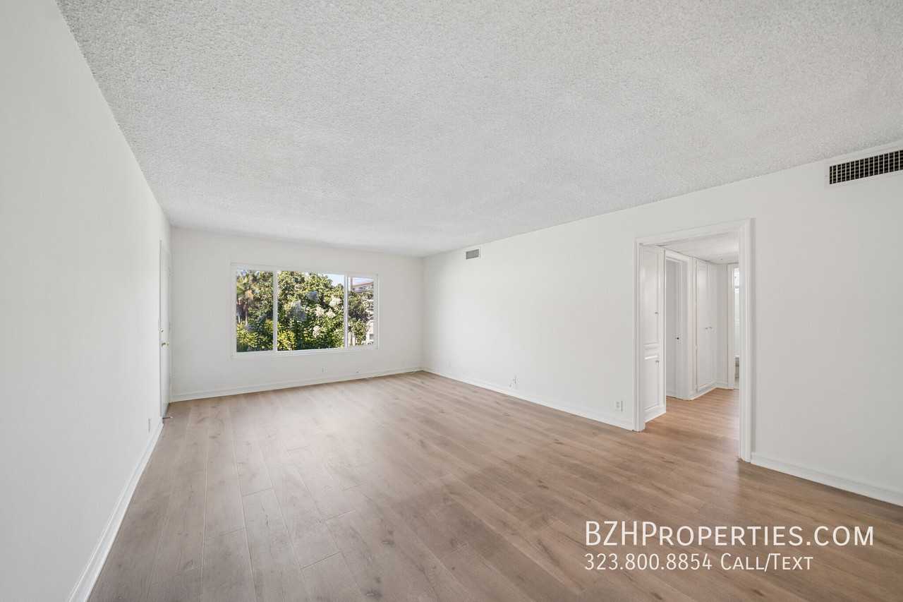 250 N Almont Dr #6 - Photo 3 of 18