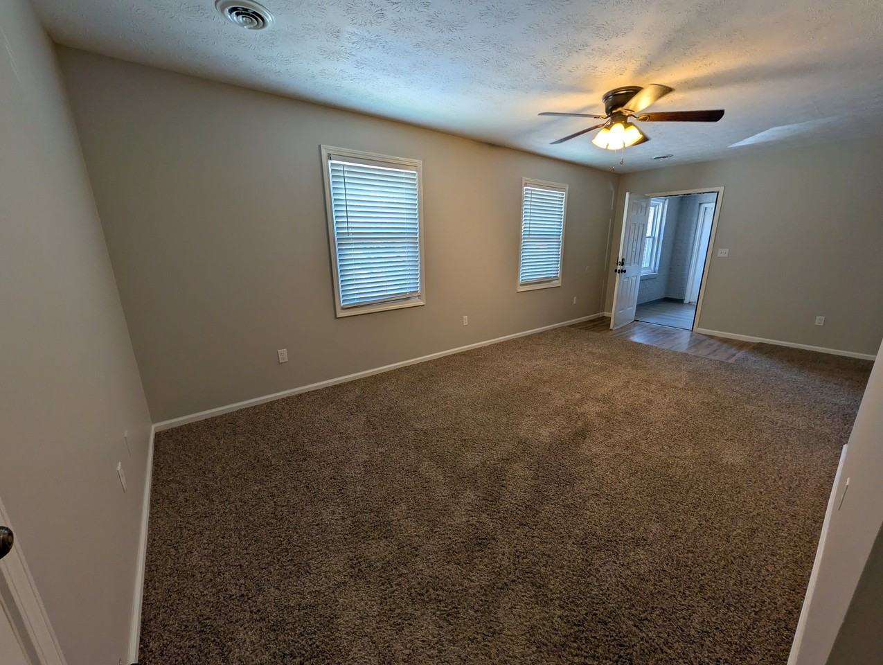 306 Molloy Ct #306 - Photo 3 of 9