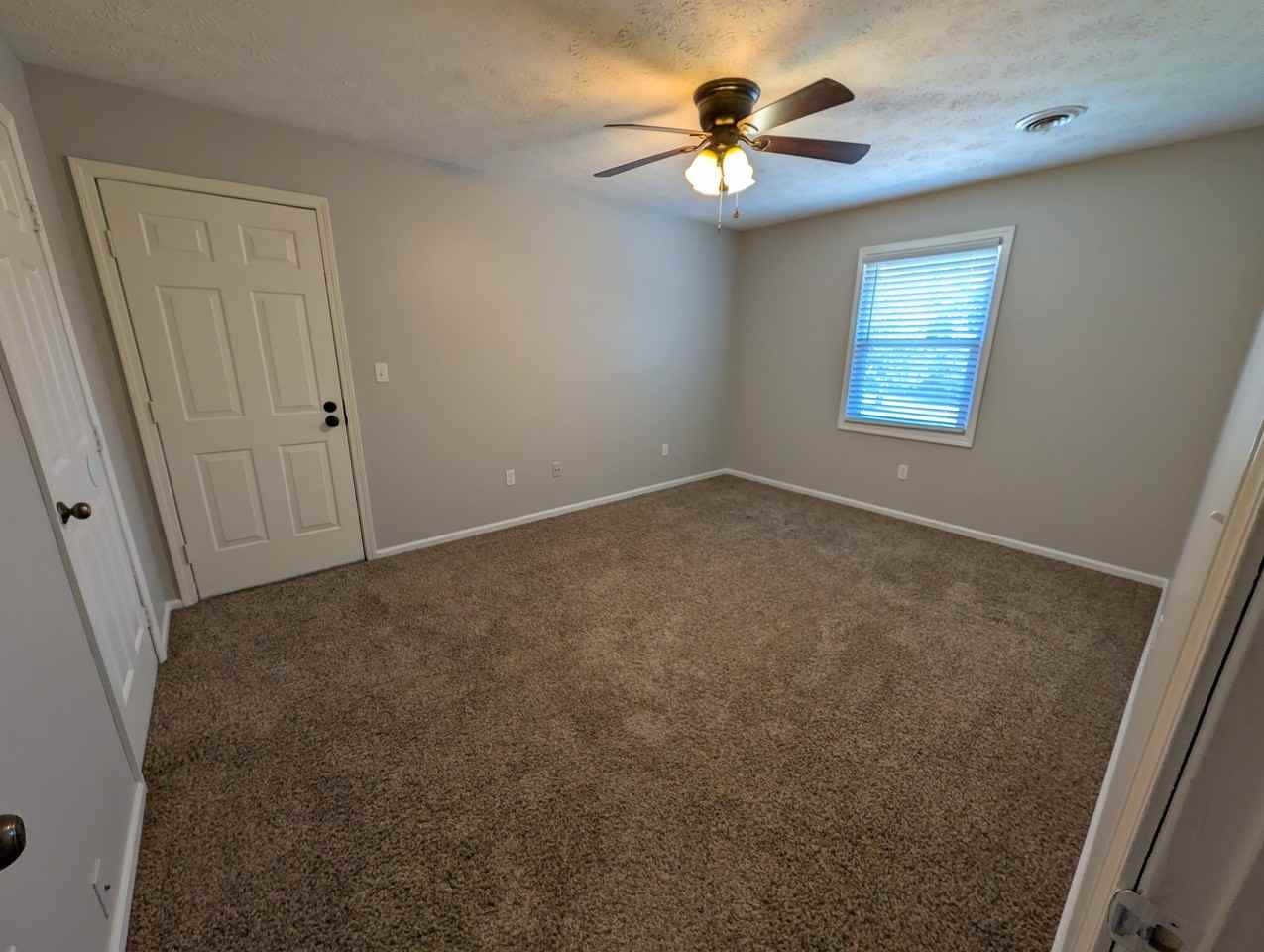 306 Molloy Ct #306 - Photo 7 of 9