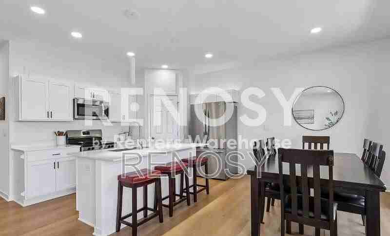 1011 Polk St - Photo 3 of 11