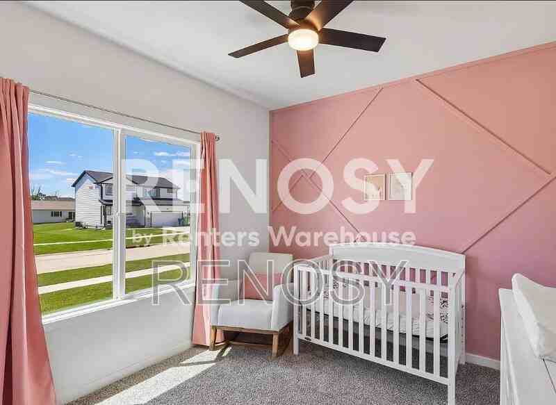 1011 Polk St - Photo 4 of 11