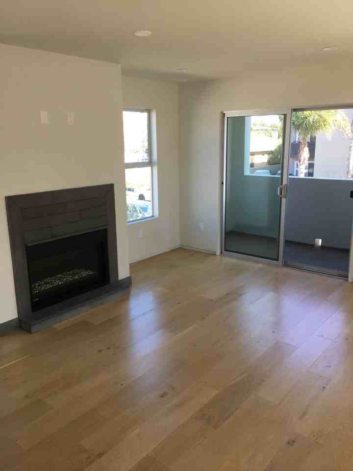 615 6th Ave - Photo 4 of 20