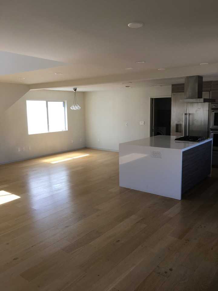 615 6th Ave - Photo 5 of 20