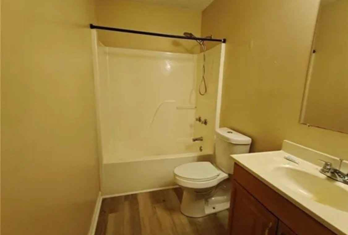 5932 Becker St - Photo 6 of 8