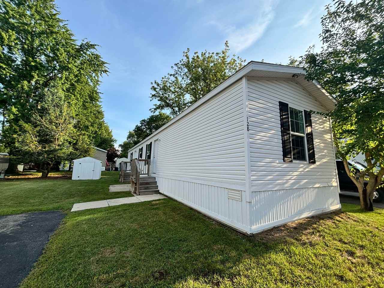 128 Hosner Dr - Photo 2 of 5