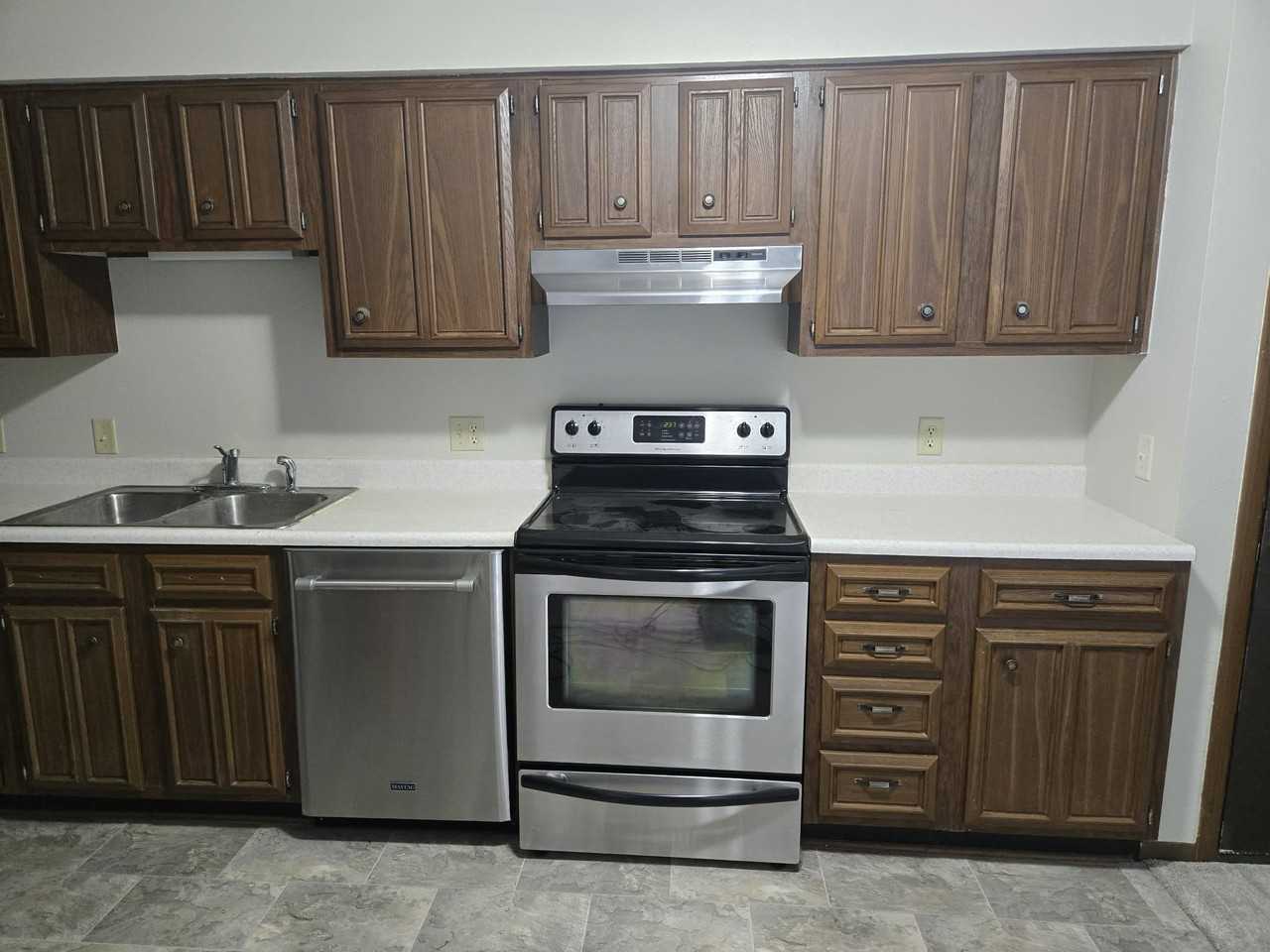 5534 Glenridge Dr #B - Photo 6 of 12