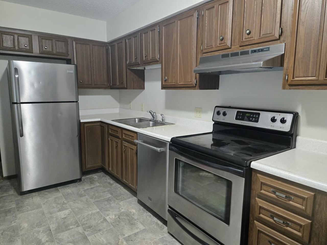 5534 Glenridge Dr #B - Photo 7 of 12