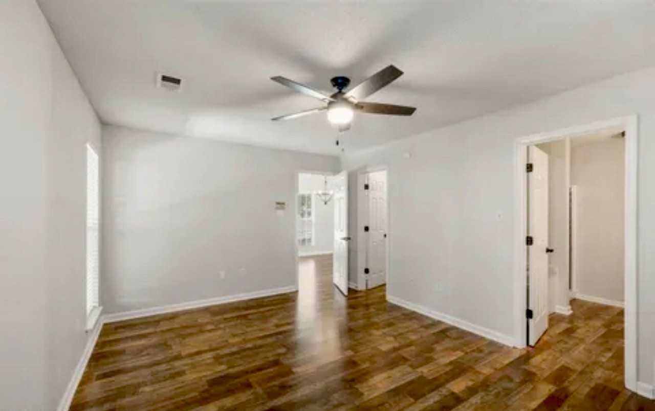 5428 Bradley Ln - Photo 2 of 20