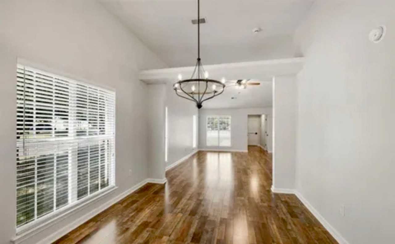 5428 Bradley Ln - Photo 6 of 20