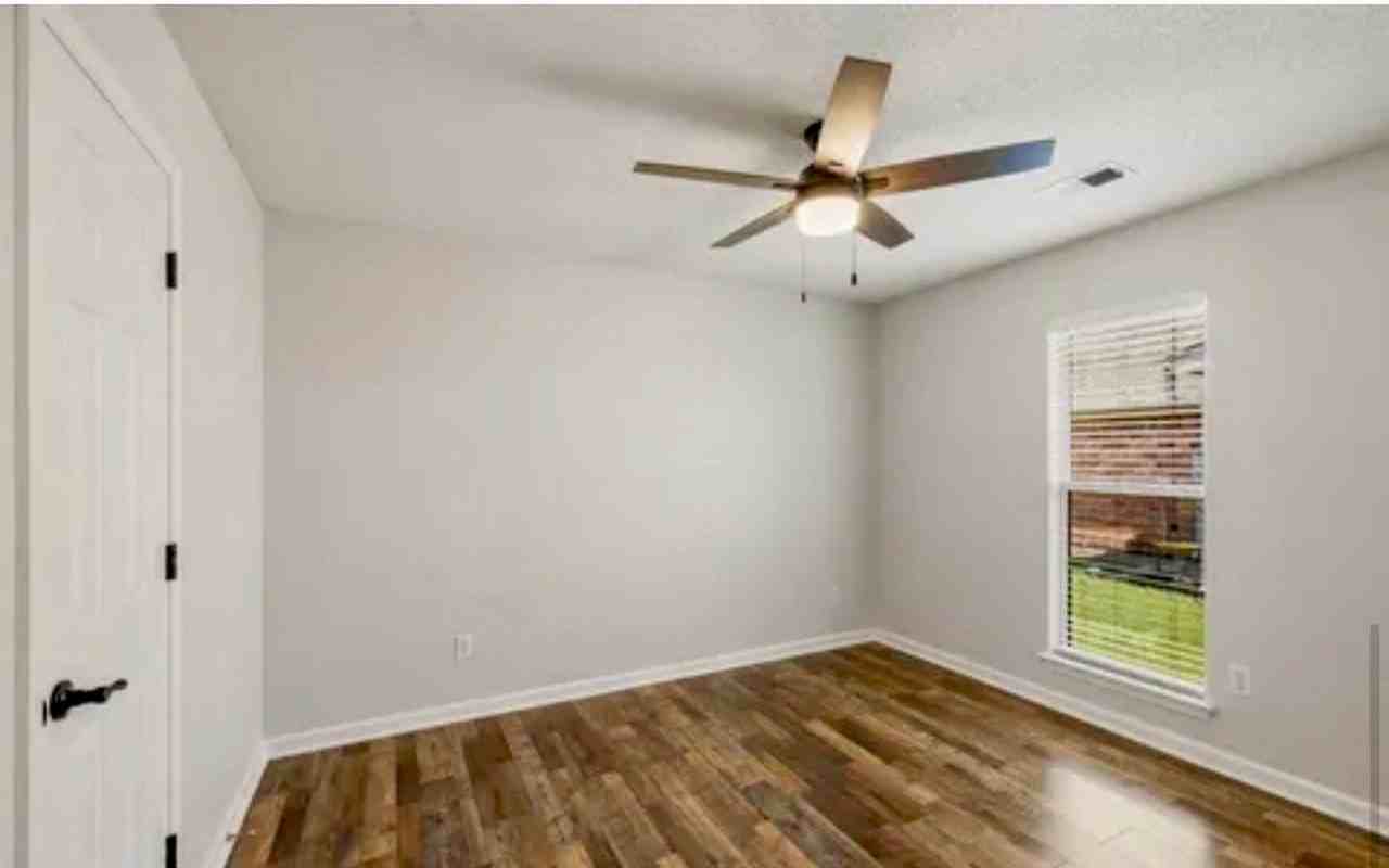 5428 Bradley Ln - Photo 7 of 20