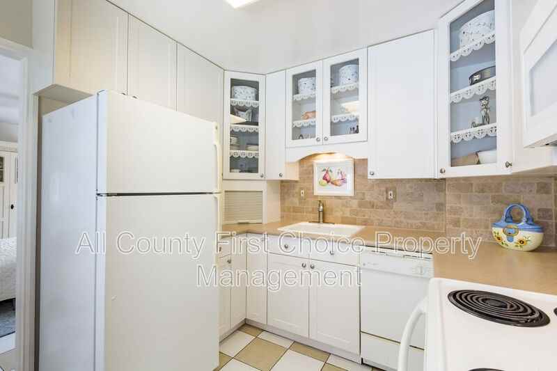 835 49th Ave N - Photo 3 of 9