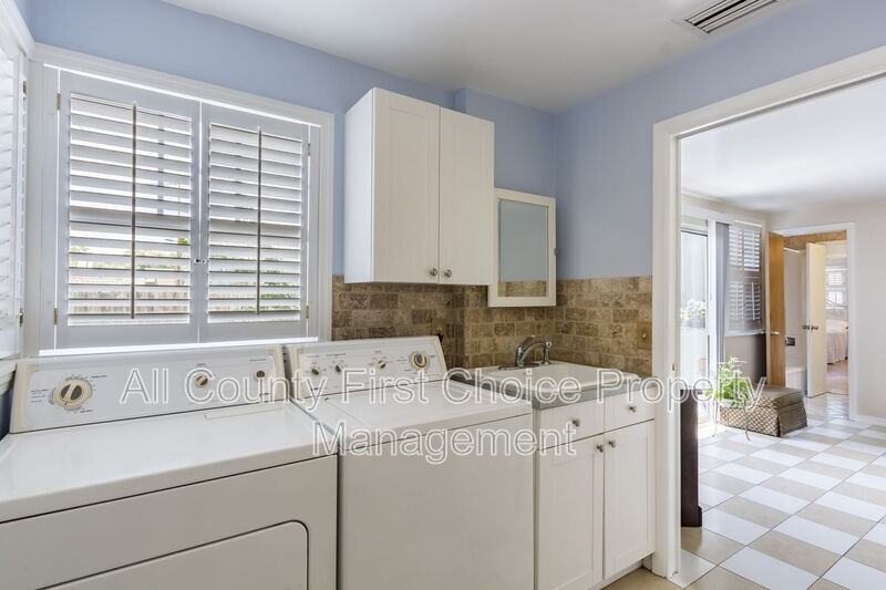 835 49th Ave N - Photo 6 of 9