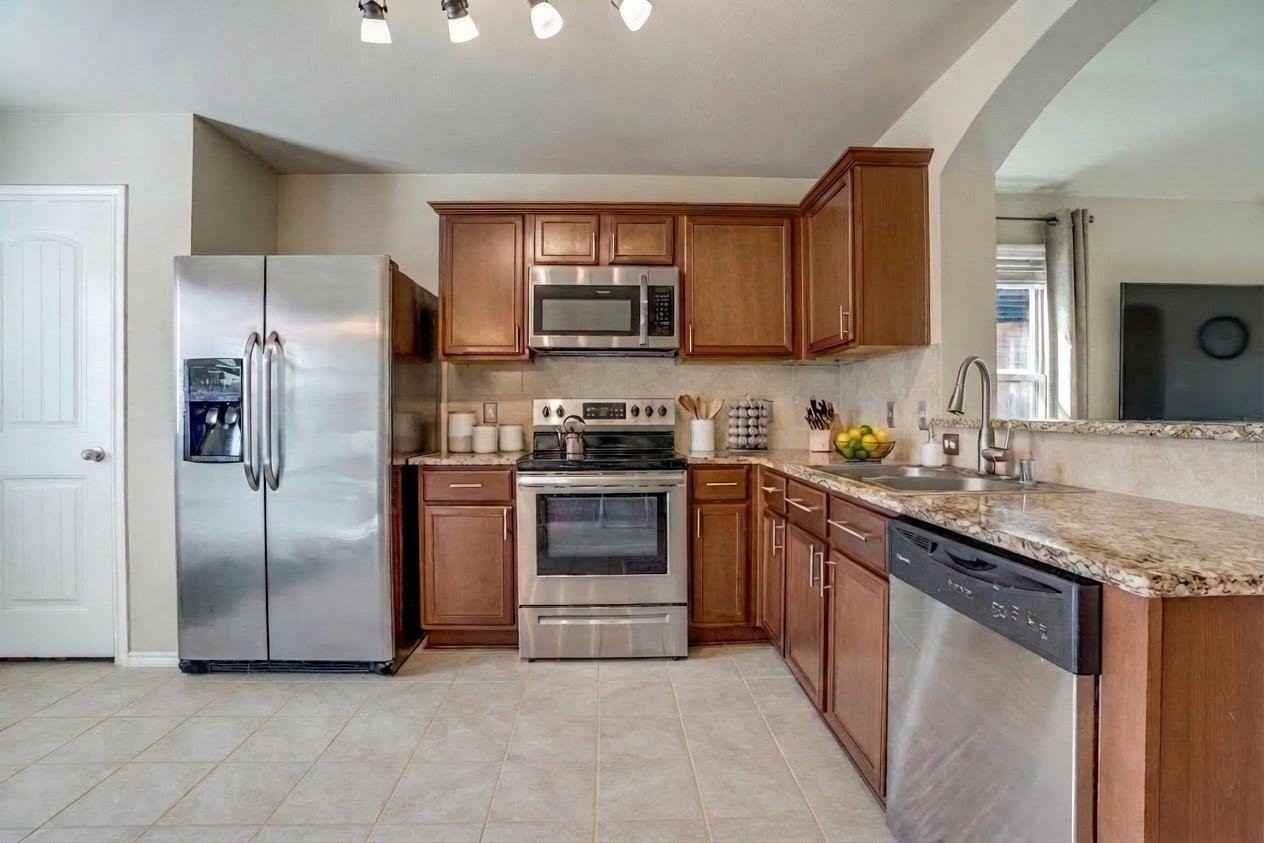 1404 Marble St - Photo 6 of 20