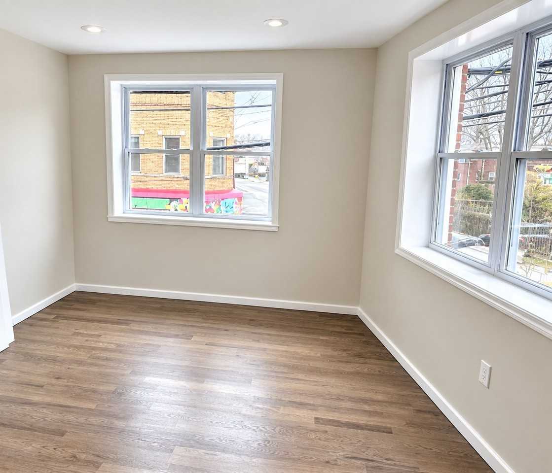 946 18th Ave #B4 - Photo 3 of 6
