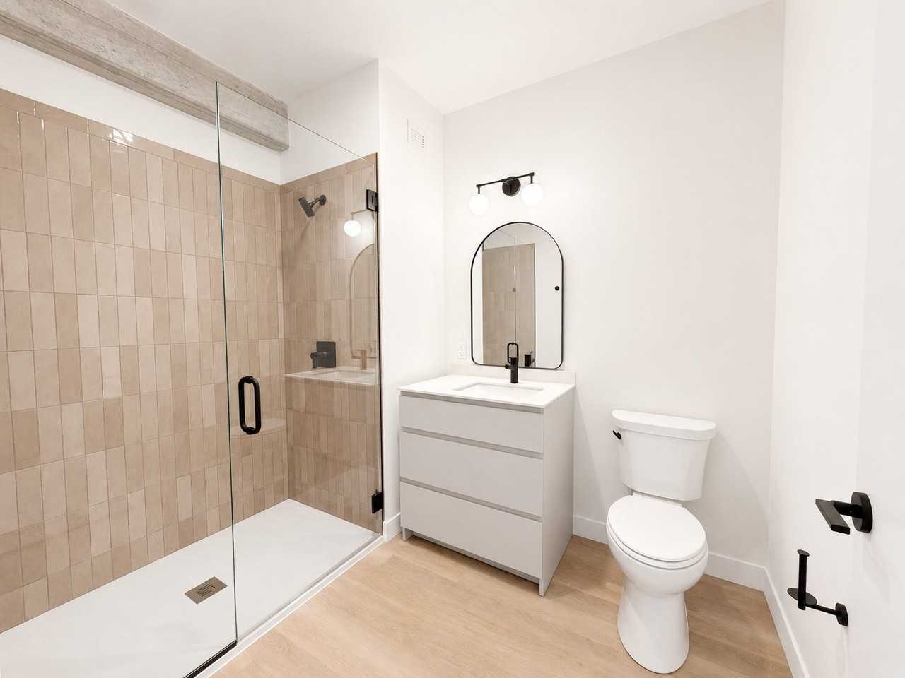 221 N Ada St - Photo 3 of 7