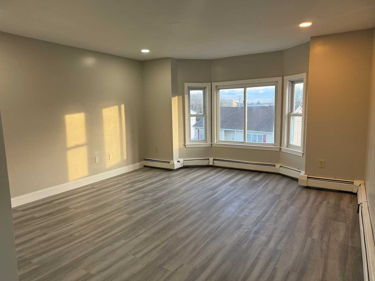 654 Alden St #3 - Photo 2 of 10