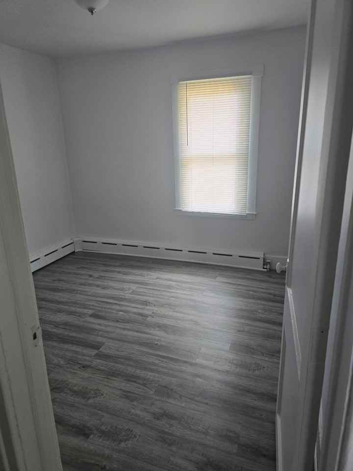 21331 Hamilton Ave - Photo 2 of 16