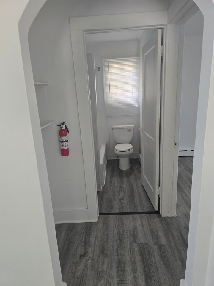 21331 Hamilton Ave - Photo 7 of 16