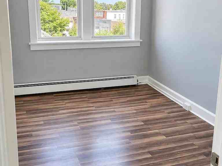 545 E 38th St #E9 - Photo 7 of 8