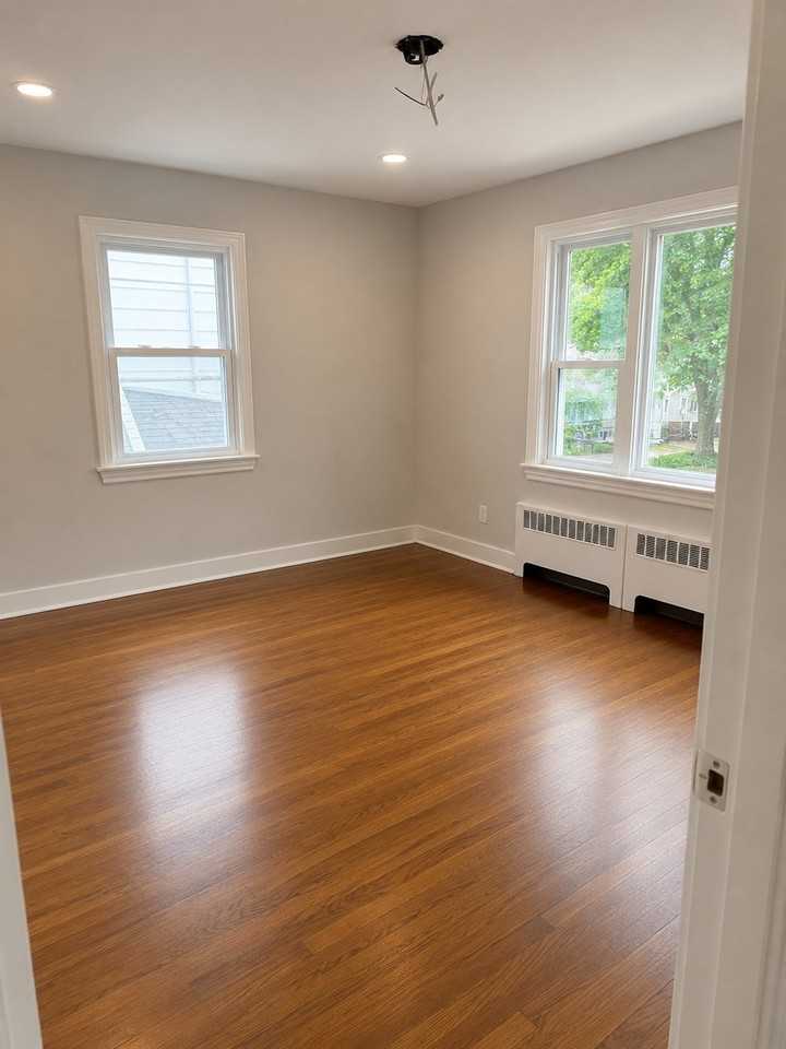 98 Mount Vernon Pl #1 - Photo 5 of 6