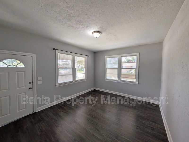 3702 N 12th St #1 - Photo 3 of 17