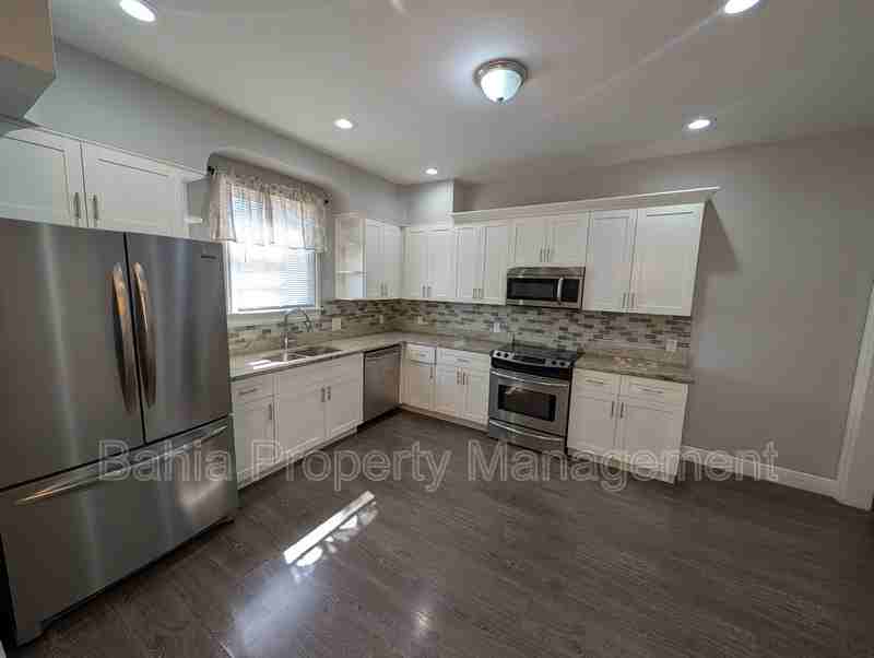 3702 N 12th St #1 - Photo 7 of 17
