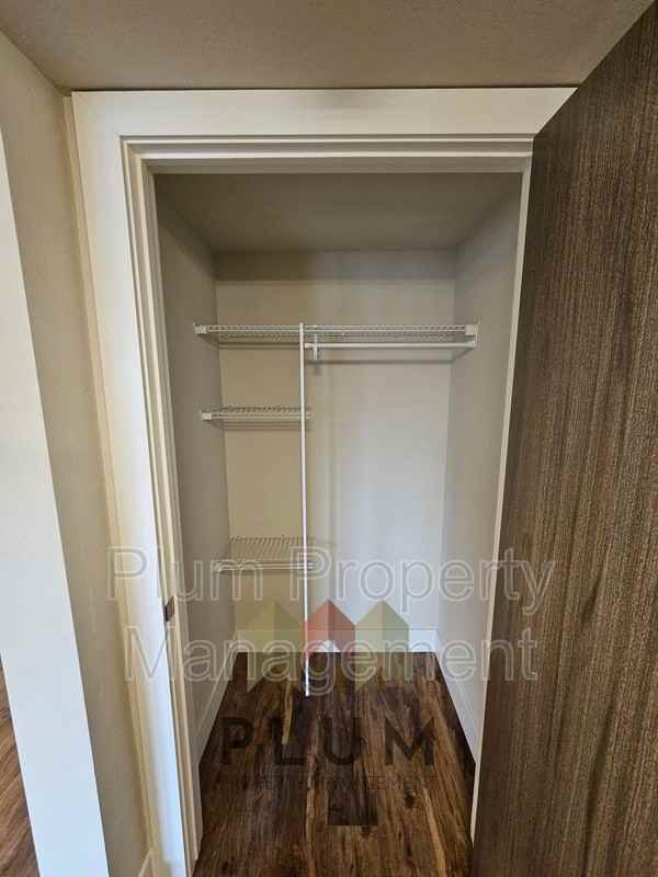 430 Minnesota Ave #302 - Photo 6 of 19
