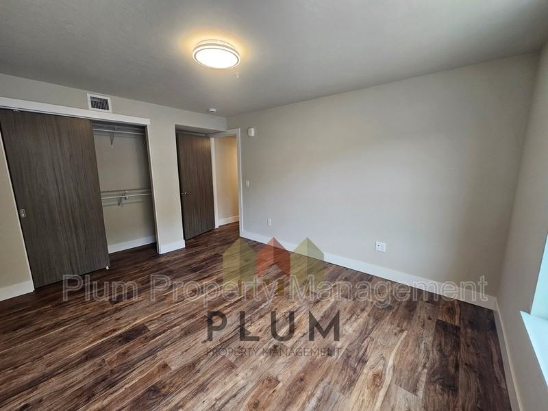 430 Minnesota Ave #302 - Photo 7 of 19