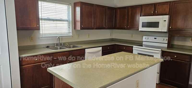14252 Orange Blossom Trl - Photo 5 of 19