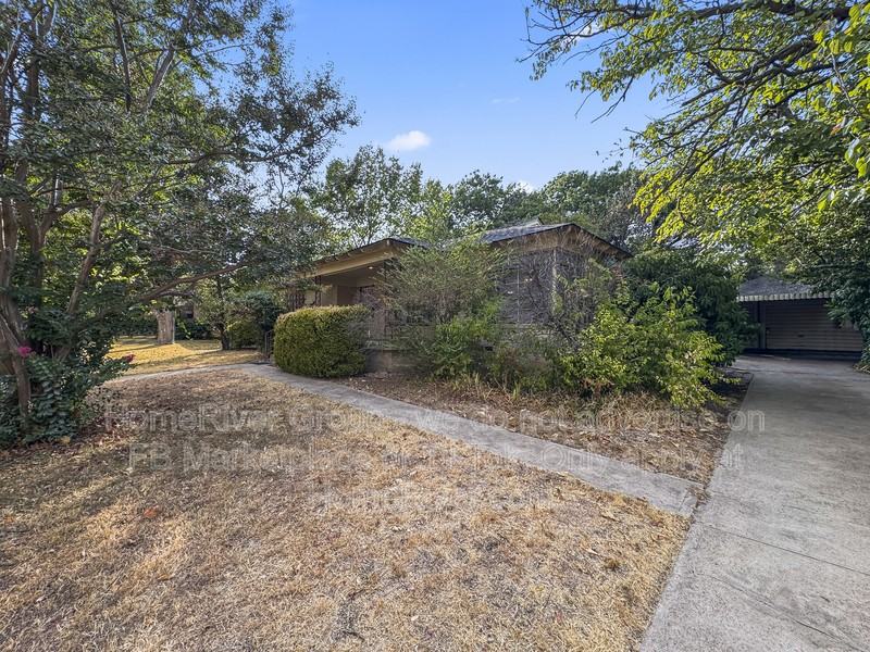 2627 Wynnewood Dr - Photo 2 of 23