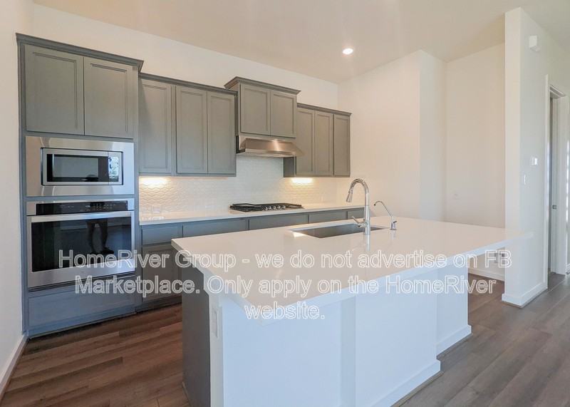 4345 Chapel Hill St - Photo 4 of 18