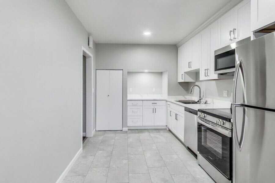 37 12th Ave - Photo 3 of 47