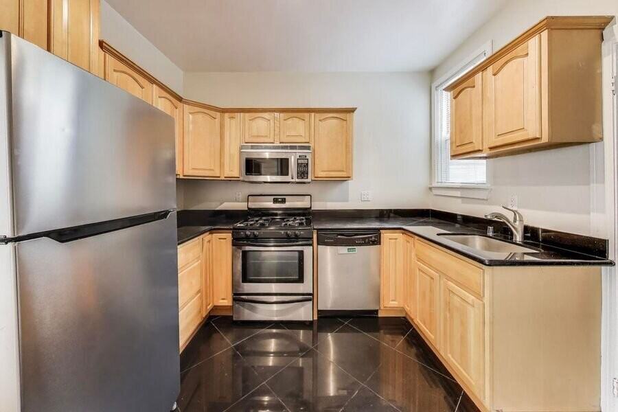608 Masonic Ave - Photo 2 of 22
