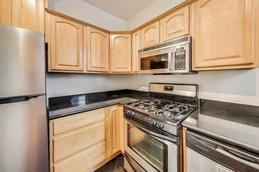 608 Masonic Ave - Photo 5 of 22