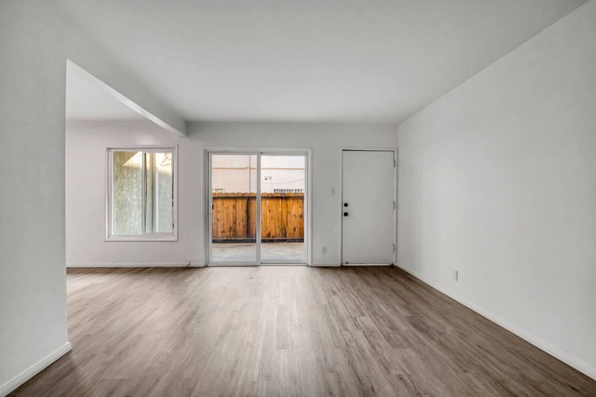 6109 Brynhurst Ave #3B - Photo 3 of 10