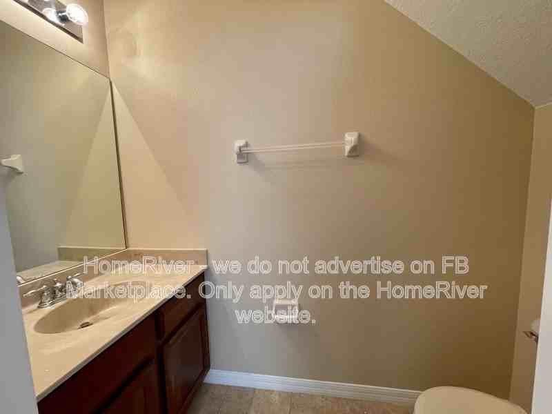 1030 Bella Vista Dr Ne - Photo 4 of 25